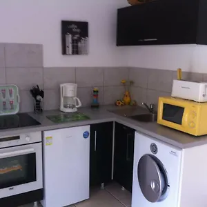 https://les-cigales-des-pres-aups.fr-provencehotel.com